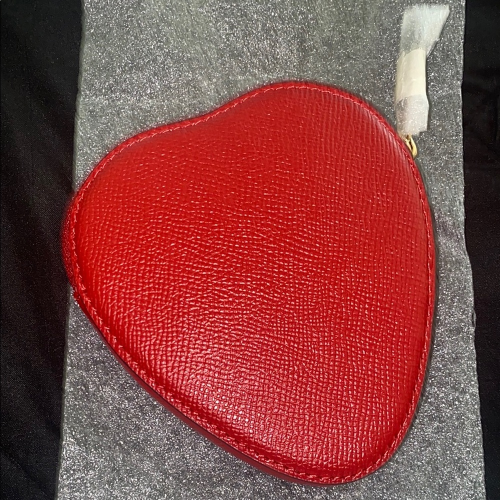 Coach Strawberry Coin Case NWT 🏷 SOLD OUT - Picture 4 of 4